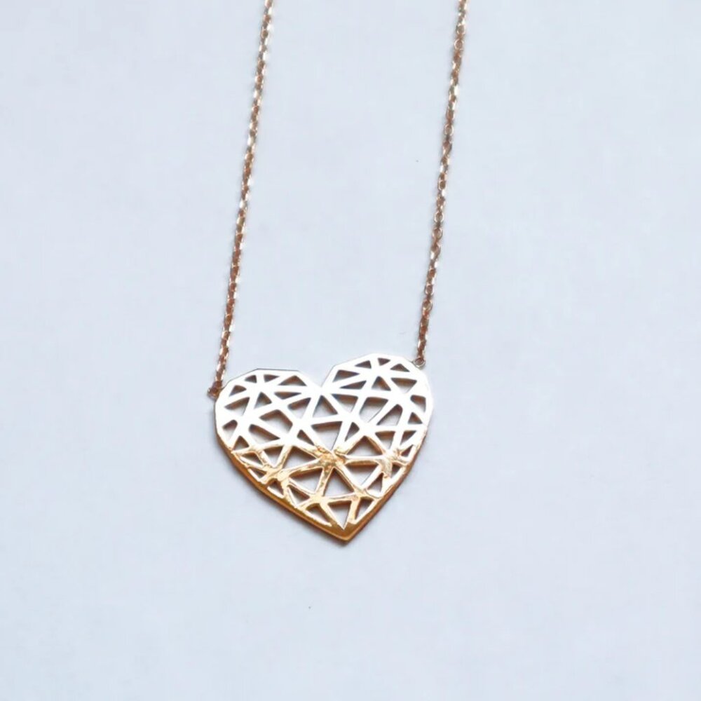 18k Gold Heart Necklace - Picture 5 of 9
